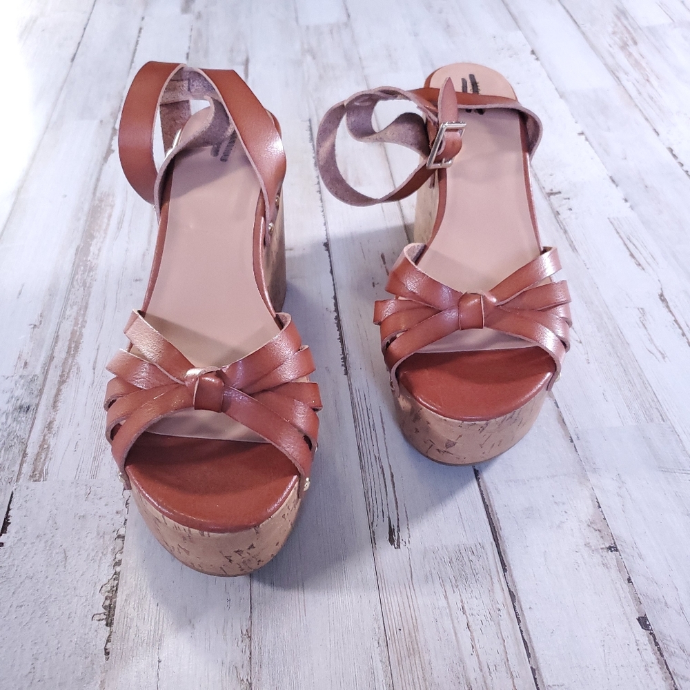 Womens sz 9 wedge
